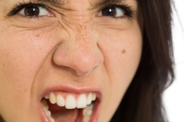 Modeli kızgın azar ve işaret