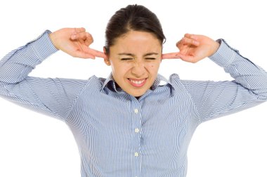 Kulakları tıkalı modeli