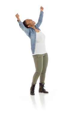 Hava silah modeli mutlu kaldırdı