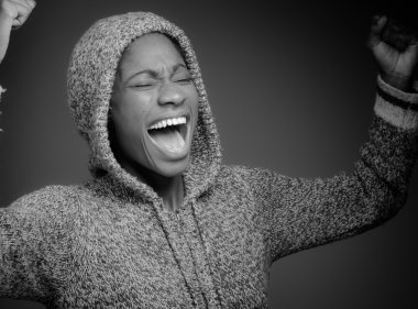 Hava silah modeli mutlu kaldırdı