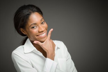 Kendine güvenen poz model