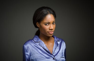 Üzgün veya endişeli modeli