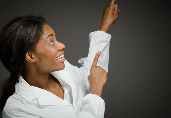 Model met vingers wijzen — Stockfoto