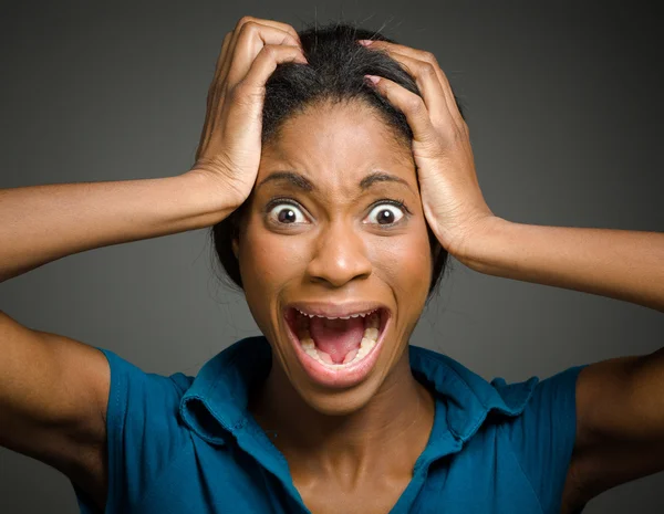 Modello stressato tirando i capelli — Foto Stock