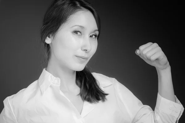 Model znázorňuje sílu v rukou oblouček — Stock fotografie