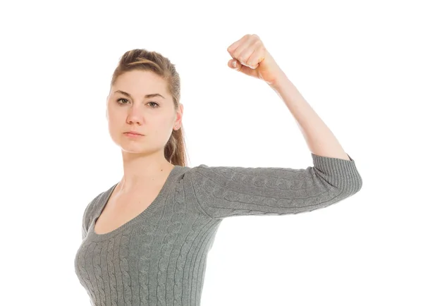 Modelo muestra fuerza en el rizo del brazo — Foto de Stock