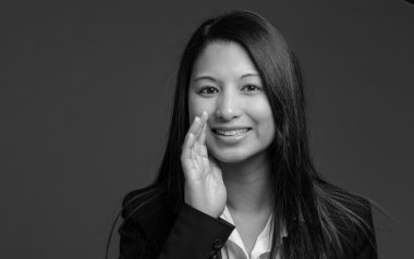 Konuşmak veya sesle bağırarak model