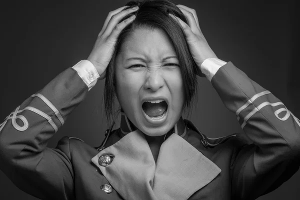 Modelo estressado puxando pelos — Fotografia de Stock