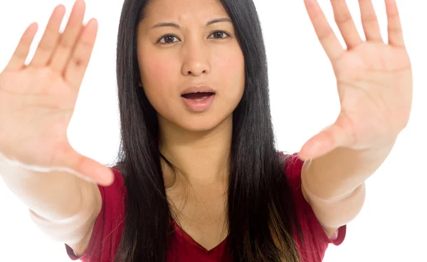 Modello gesturing stop sign con le mani — Foto Stock