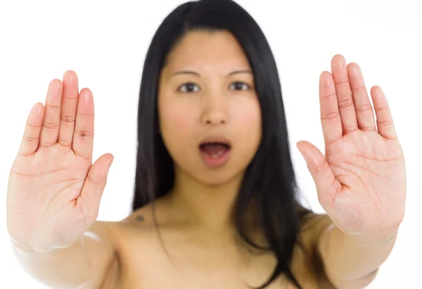 Model gebaren stopbord met handen — Stockfoto