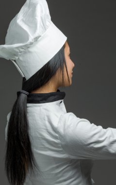 Geri parmak tarafından işaret modeli