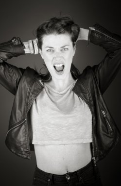 Çığlık öfkeli modeli