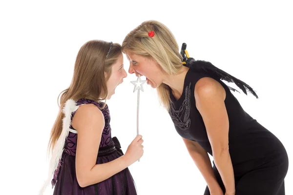Mother and daughter screaming to each other — Stock Photo, Image