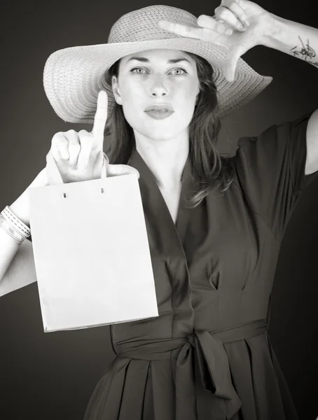 Model framing focusing by hands — Stock Photo, Image