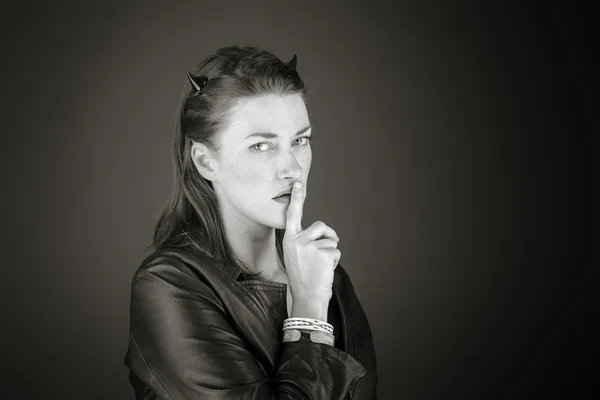 Model with finger on lips — Stock Photo, Image