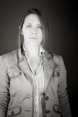 Kızgın modeli endişeli