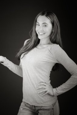 El ile vitrine sunulması modeli