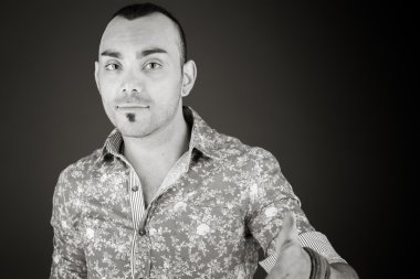 El sıkışma ile modeli selamlar