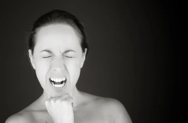 Modelo furioso gritando — Fotografia de Stock