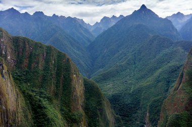 Cusco bölgesinde Machu Picchu görünümünü