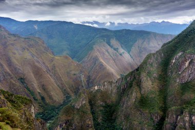 Cusco bölgesinde Machu Picchu görünümünü