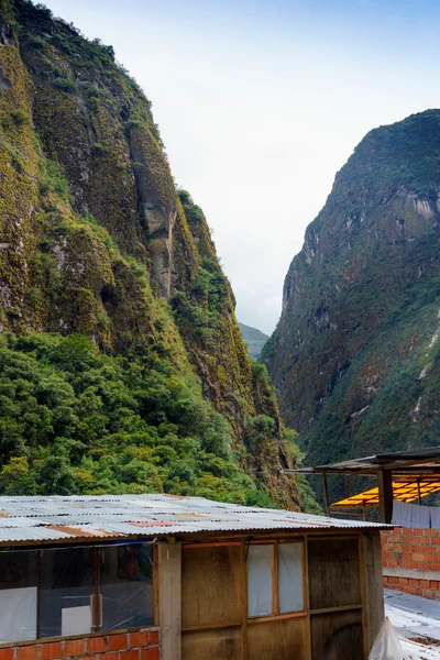 Města Aguas Calientes v Andách — Stock fotografie