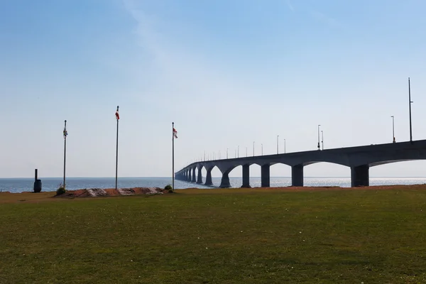 Bondsstaat brug over de straat van Northumberland — Stockfoto