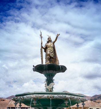 Plaza de Armas heykeli