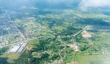 Cityscape bulutlu gökten