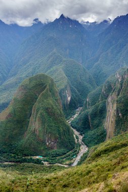 Cusco bölgesinde Machu Picchu görünümünü