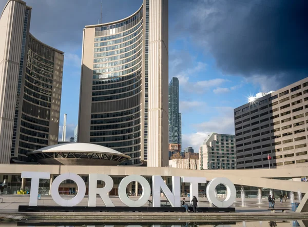 Câmara Municipal de Toronto contra o céu — Fotografia de Stock