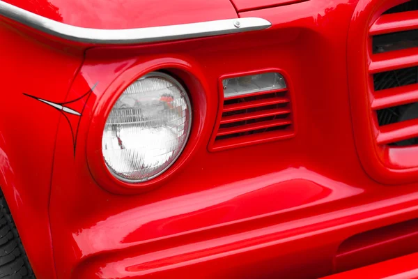 Reflektor lewy czerwony samochód starodawny — Zdjęcie stockowe
