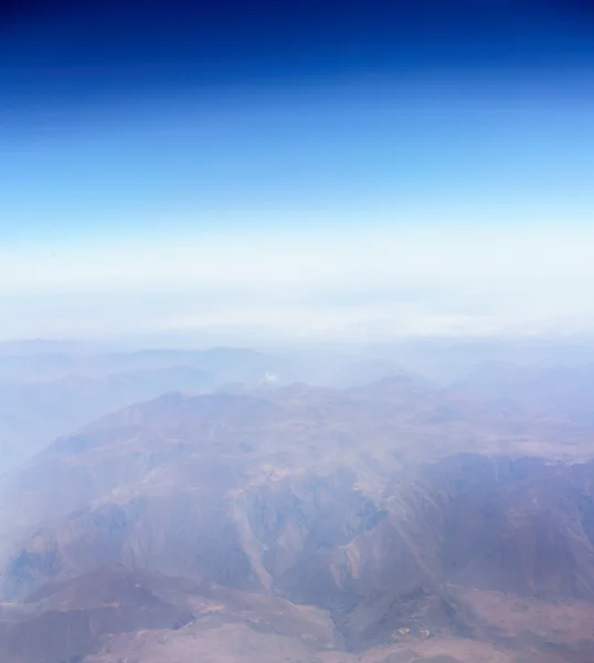 Andesgebergte vanuit vliegtuig — Stockfoto