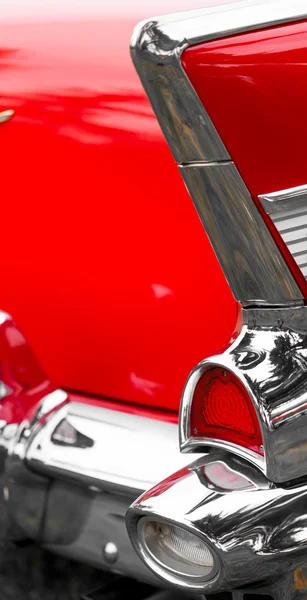 Luce posteriore di una macchina d'epoca lucida rossa — Foto Stock