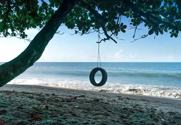 Band swing op het strand — Stockfoto
