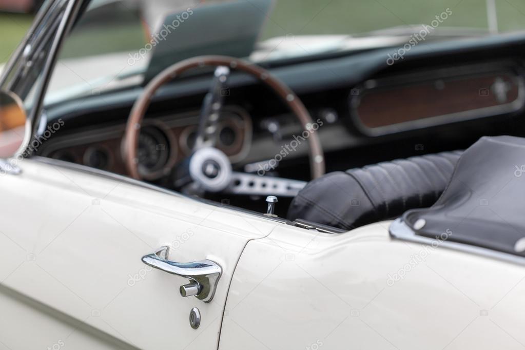 Car handle of a convertible vintage car