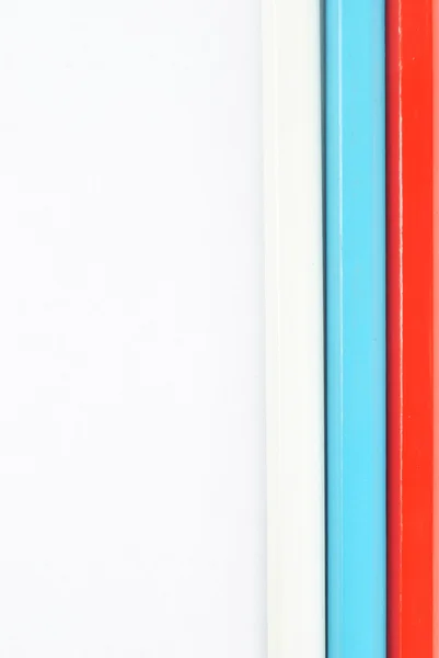 Drapeau russe composé de crayons isolés sur fond blanc — Photo
