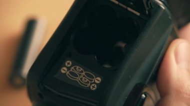 AA pillerini yerleştiriyorum.