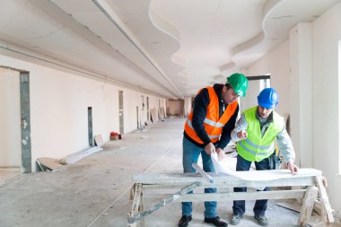 Yapı planı inşaat sitedeki tartışmaya inşaat işçileri 