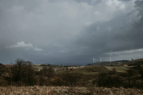 Windturbinenpark Für Erneuerbare Windenergie Fernen Horizont Auf Den Hügeln Rumäniens — Stockfoto