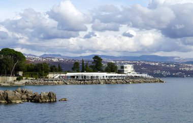 Hırvatistan, Opatija, 12 Aralık 2020. Hırvatistan 'ın Opatija kentindeki ünlü Bevanda restoranının manzarası