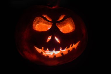 Cadılar Bayramı Balkabağı Jack Işıklı Çizildi