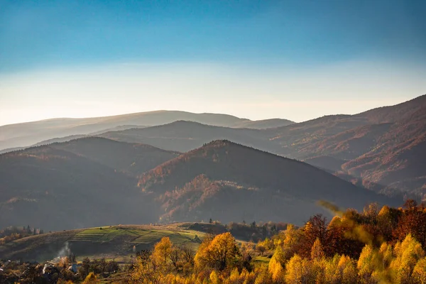 Ландшафти Осінніх Карпат — стокове фото