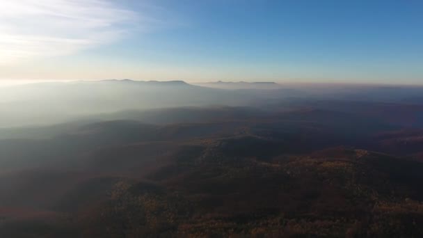 Аэрофотосъемка Заката Осенью Карпатах — стоковое видео