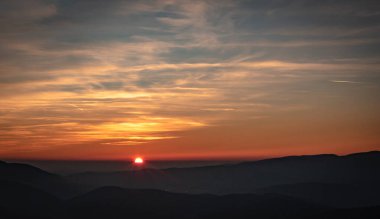 Sonbahar Karpat Dağları 'nın manzarası