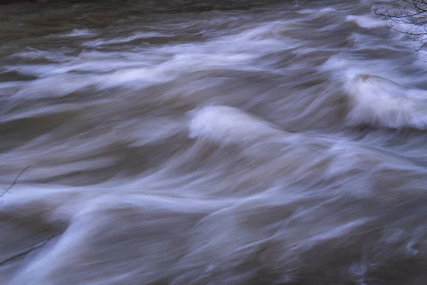 Rio Montanha Pleno Fluxo Nas Montanhas Cárpatas — Fotografia de Stock