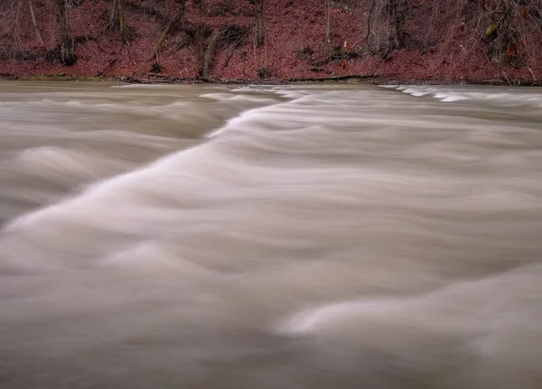 Rio Montanha Pleno Fluxo Nas Montanhas Cárpatas — Fotografia de Stock