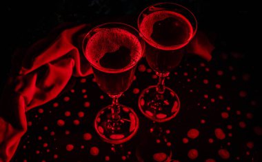 Çalkantılı ilişkilerin metaforik durgun hayatı