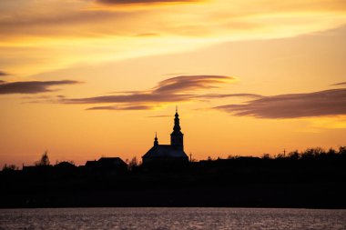 Gölde güzel bir bahar günbatımı