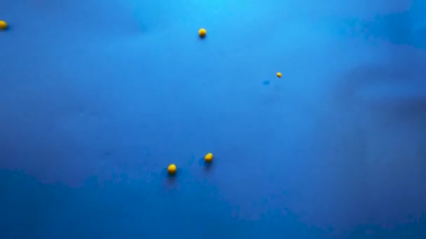 彩色釉料背景糖果的运动 — 图库视频影像